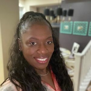 Meet your Posher, Adriene